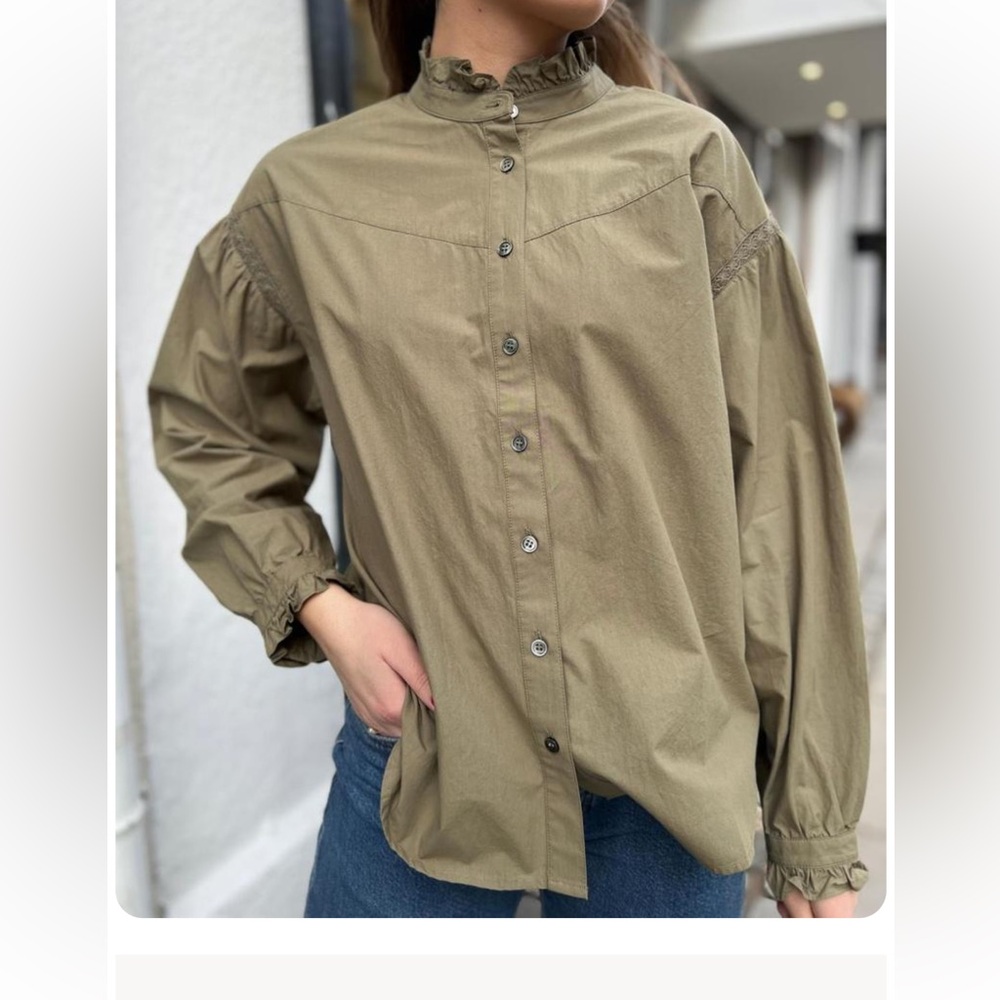 Xirena Colette Blouse in Olive. Size XS lace ruffles